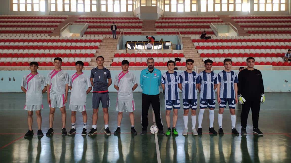 Okulumuz, Futsal Turnuvası'nda ilk maçına galibiyetle başladı.